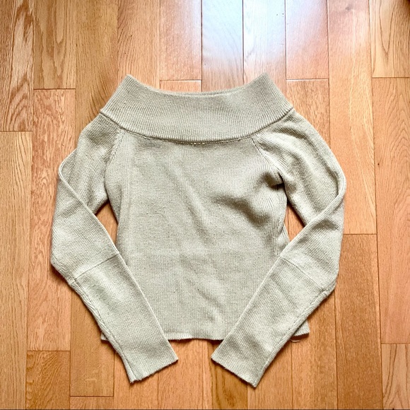 Scoop neck Cream Sweater - Picture 3 of 3